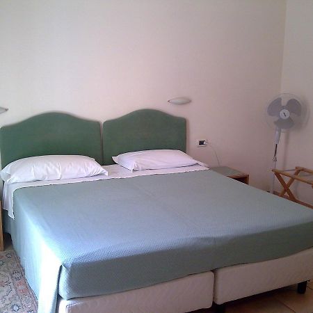 Hotel Pescetto อัลเบงกา ภายนอก รูปภาพ