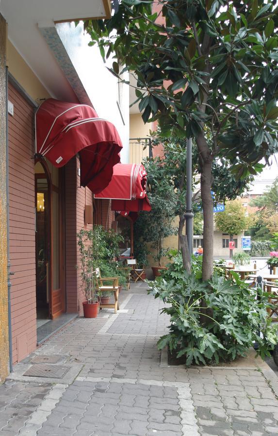 Hotel Pescetto อัลเบงกา ภายนอก รูปภาพ
