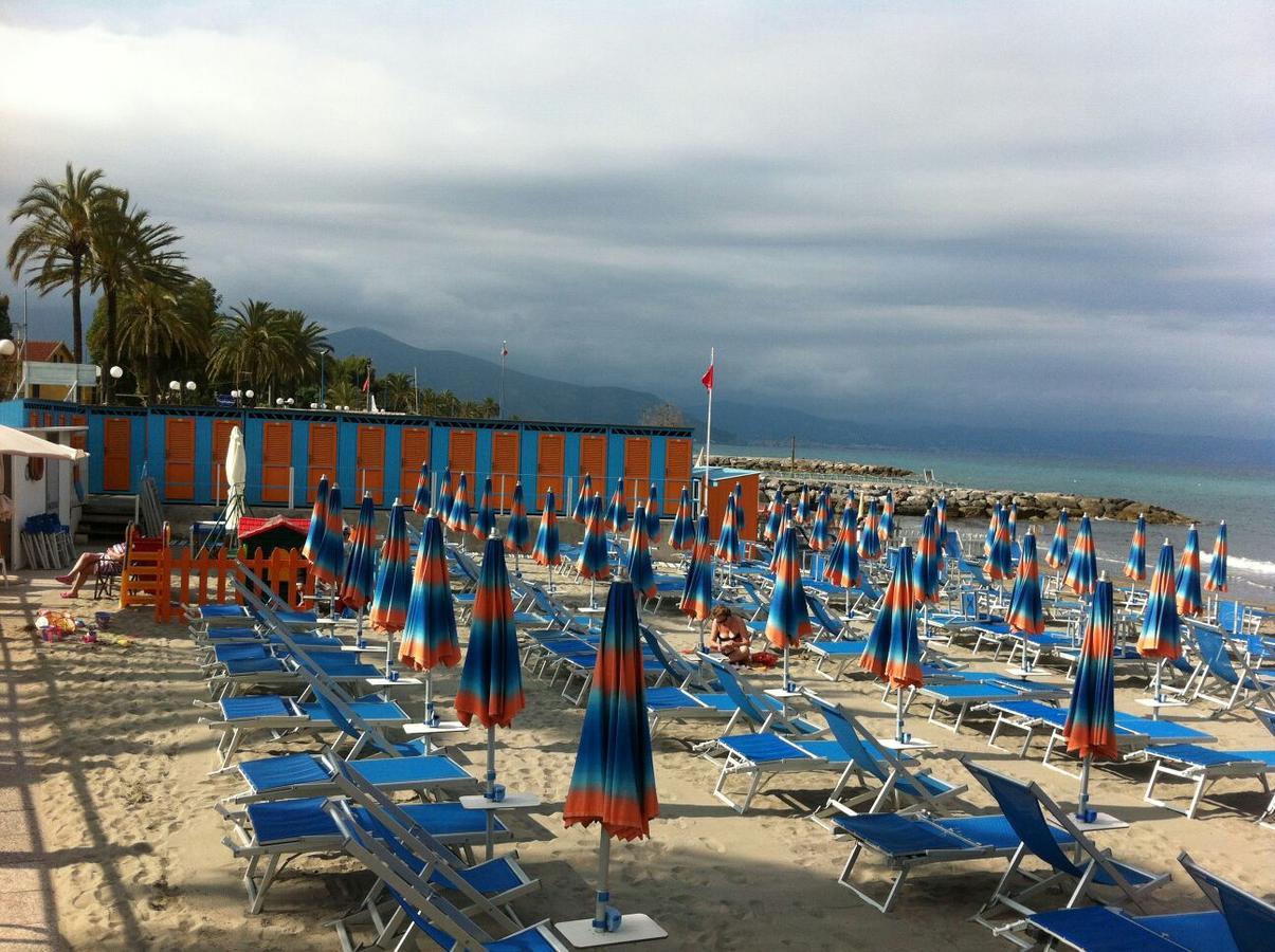 Hotel Pescetto อัลเบงกา ภายนอก รูปภาพ