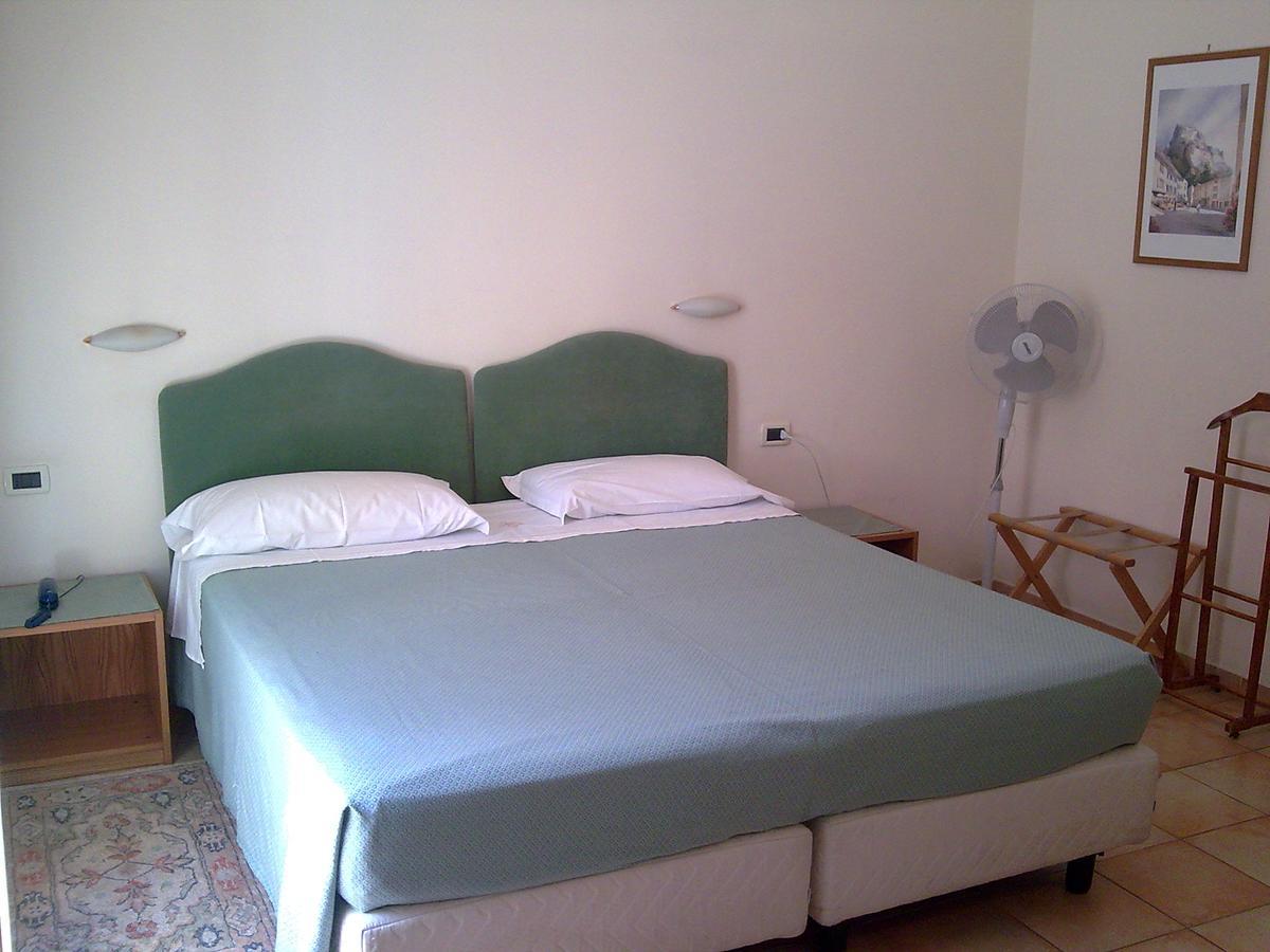 Hotel Pescetto อัลเบงกา ภายนอก รูปภาพ