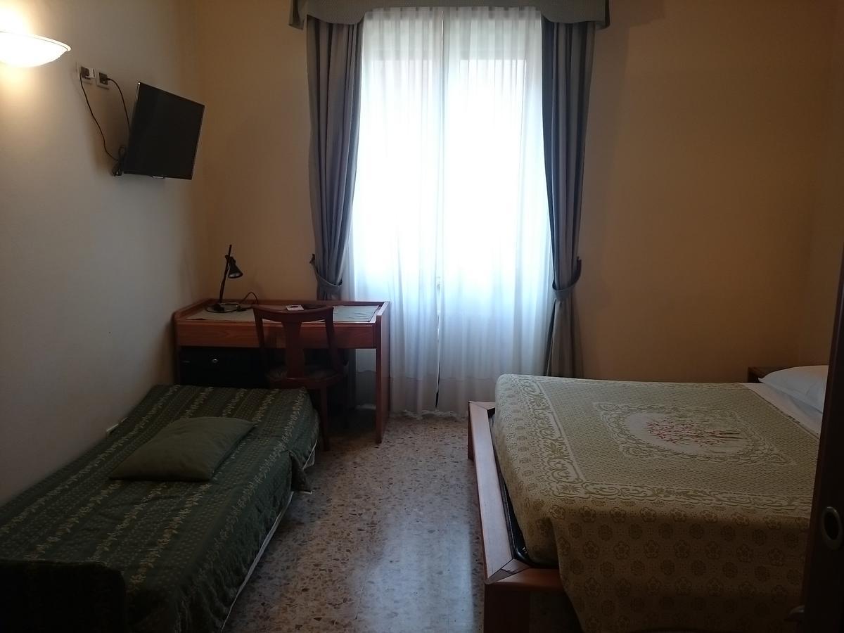 Hotel Pescetto อัลเบงกา ภายนอก รูปภาพ